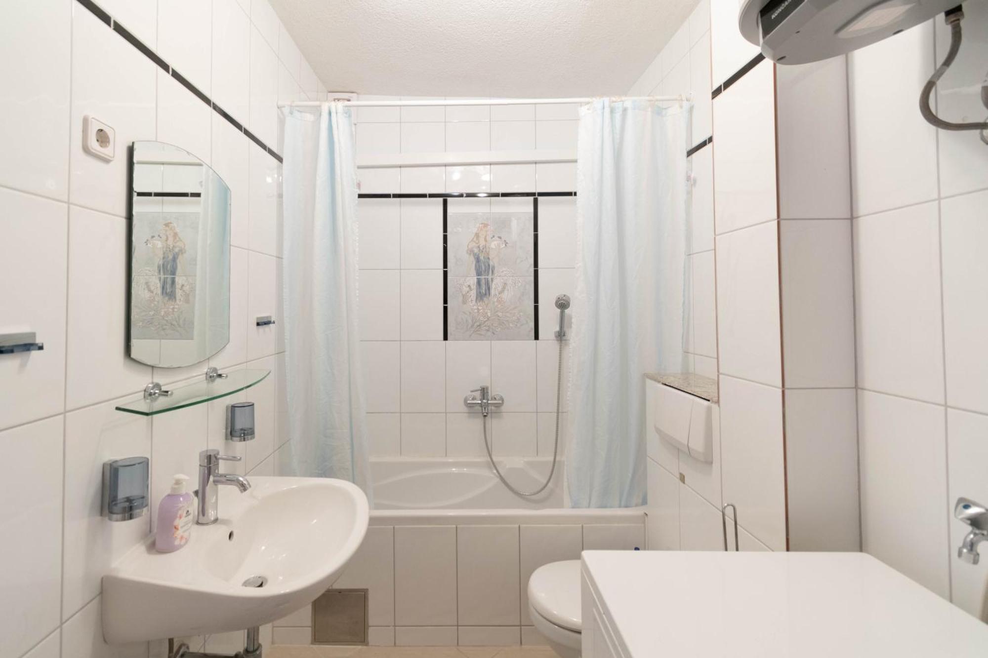 Apartment Kristina Dujmovic Башка-Вода Екстер'єр фото